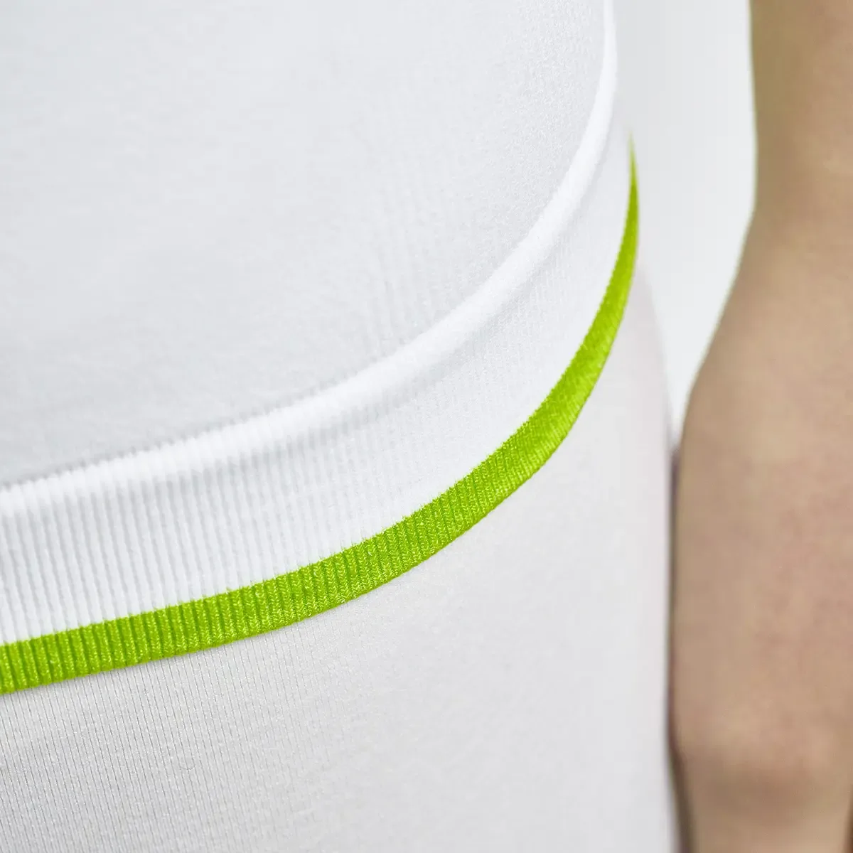 FGP P YOUNG EASY UP 2 0 4