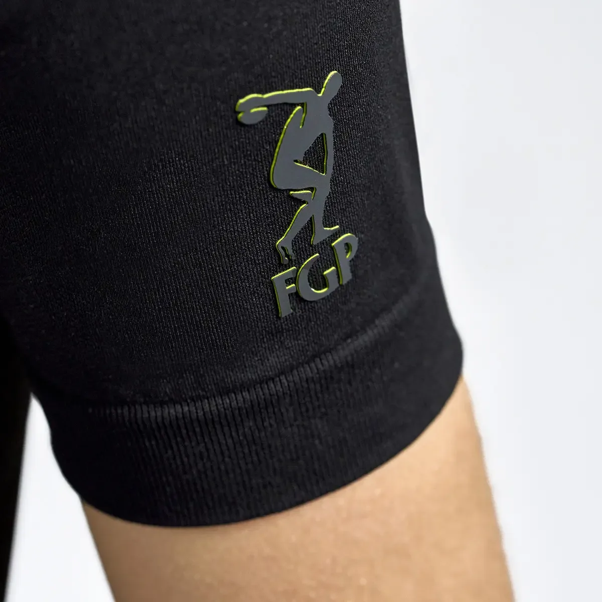 FGP P YOUNG UP 2 0 4